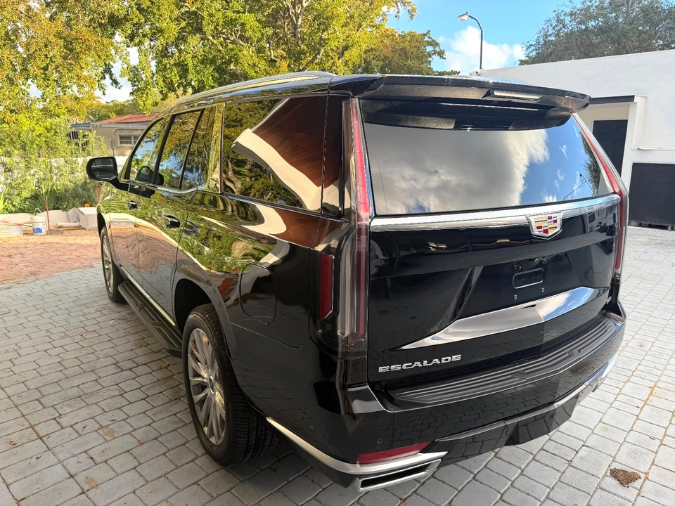 2022 Cadillac Escalade 5th Gen - Image 15 of 21