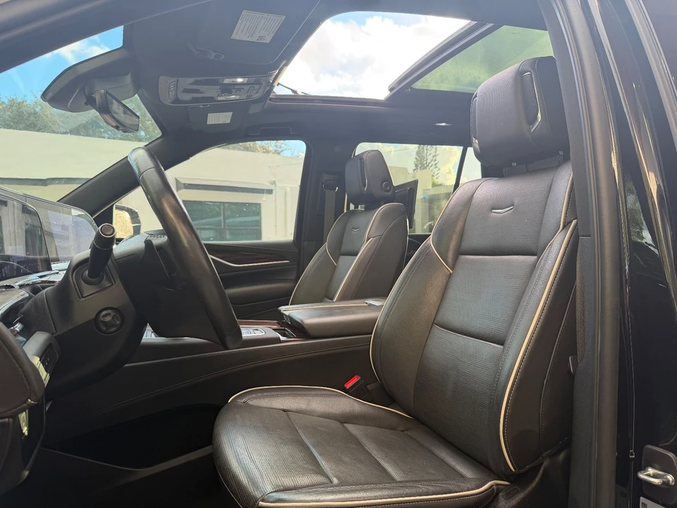 2022 Cadillac Escalade 5th Gen - Image 17 of 21