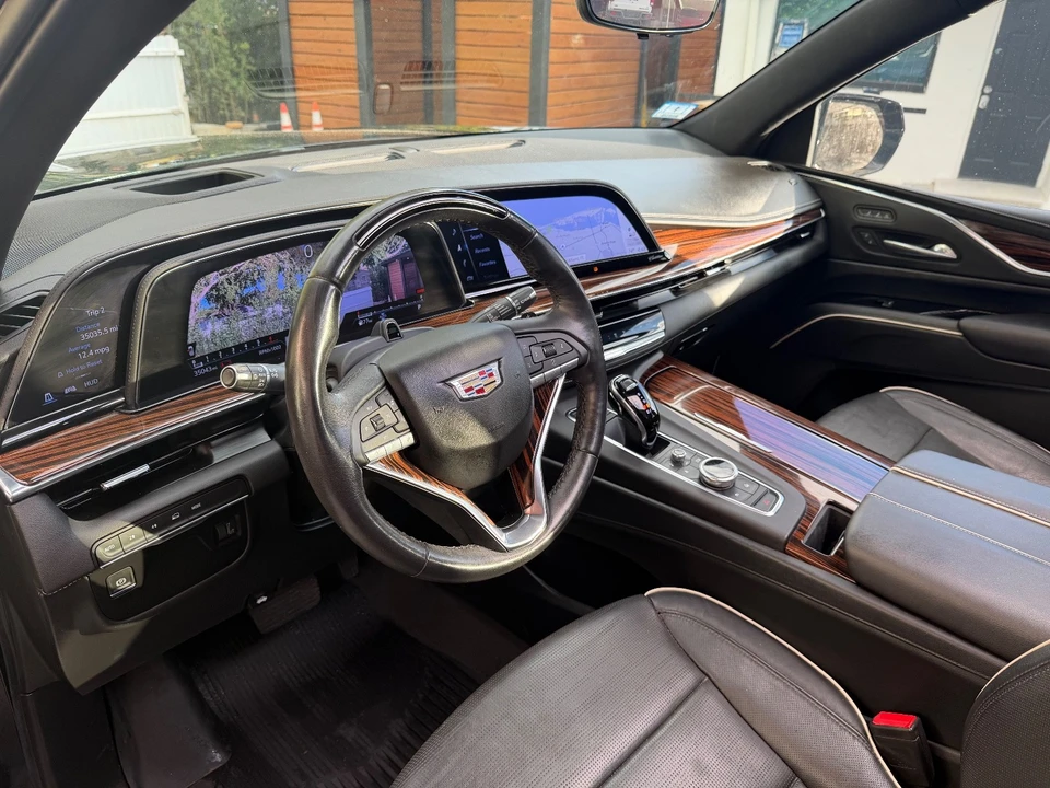 2022 Cadillac Escalade 5th Gen - Image 18 of 21