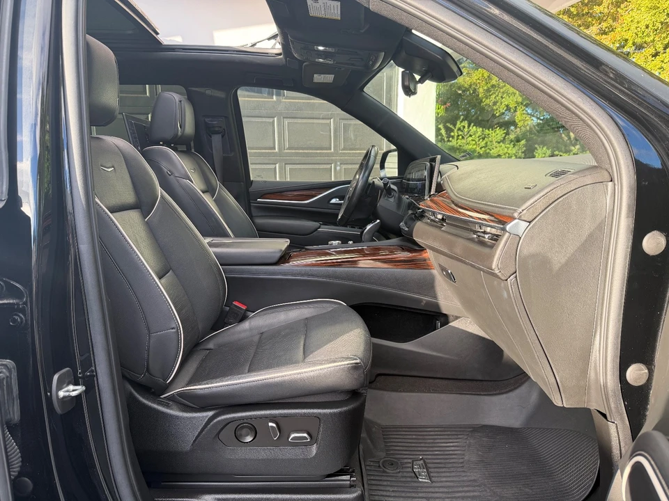 2022 Cadillac Escalade 5th Gen - Image 21 of 21