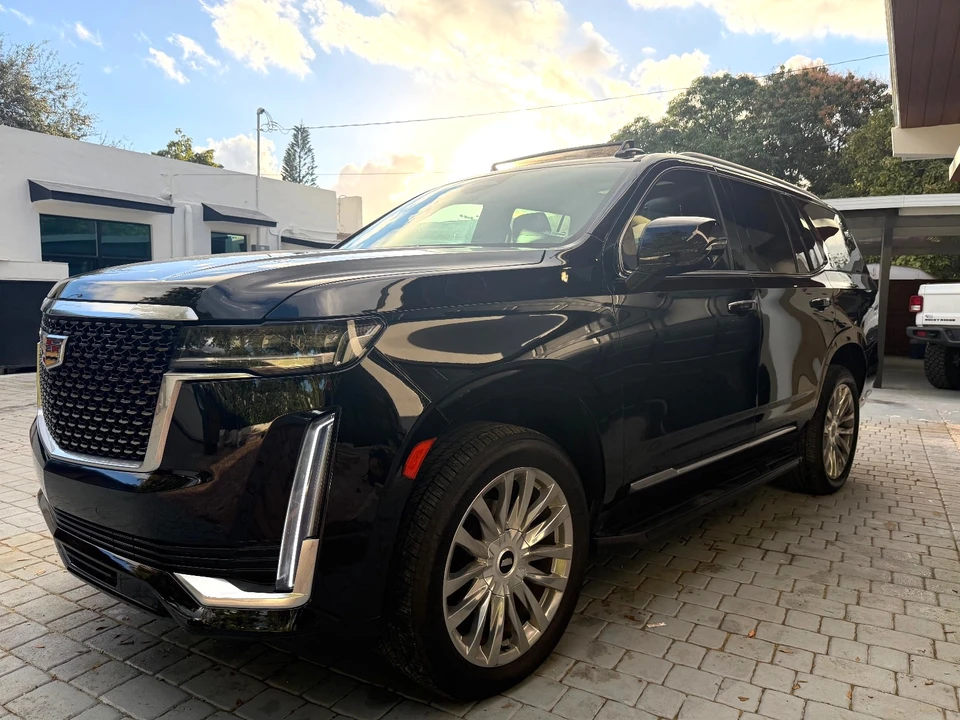 2022 Cadillac Escalade 5th Gen - Image 8 of 21