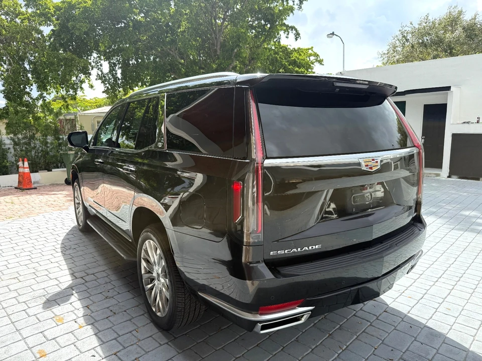 2022 Cadillac Escalade 5th Gen - Image 20 of 21