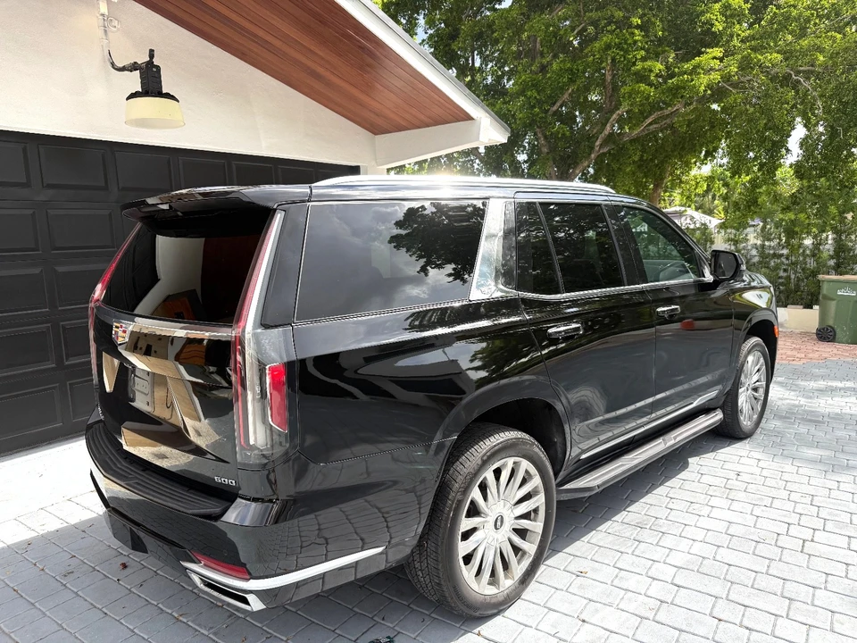 2022 Cadillac Escalade 5th Gen - Image 16 of 21