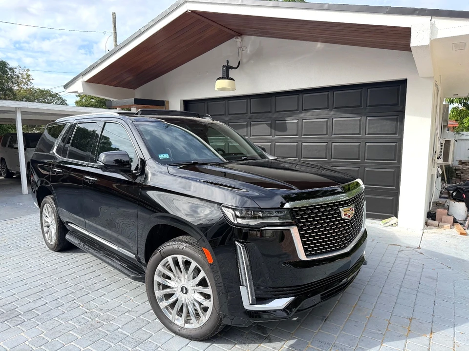 2022 Cadillac Escalade 5th Gen - Image 2 of 21