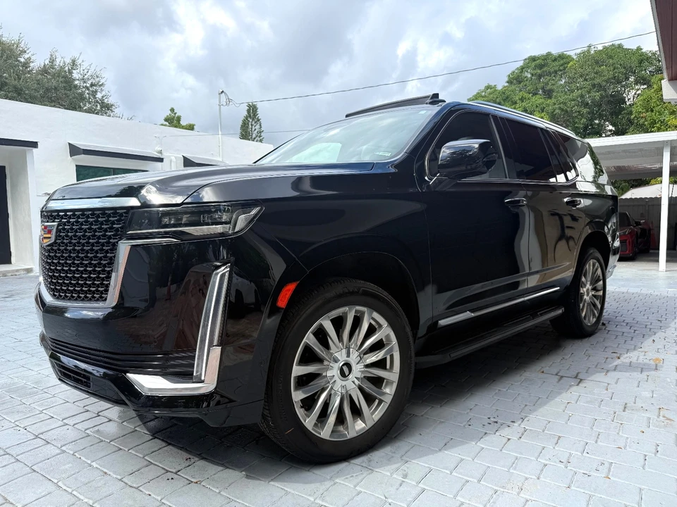 2022 Cadillac Escalade 5th Gen - Image 11 of 21