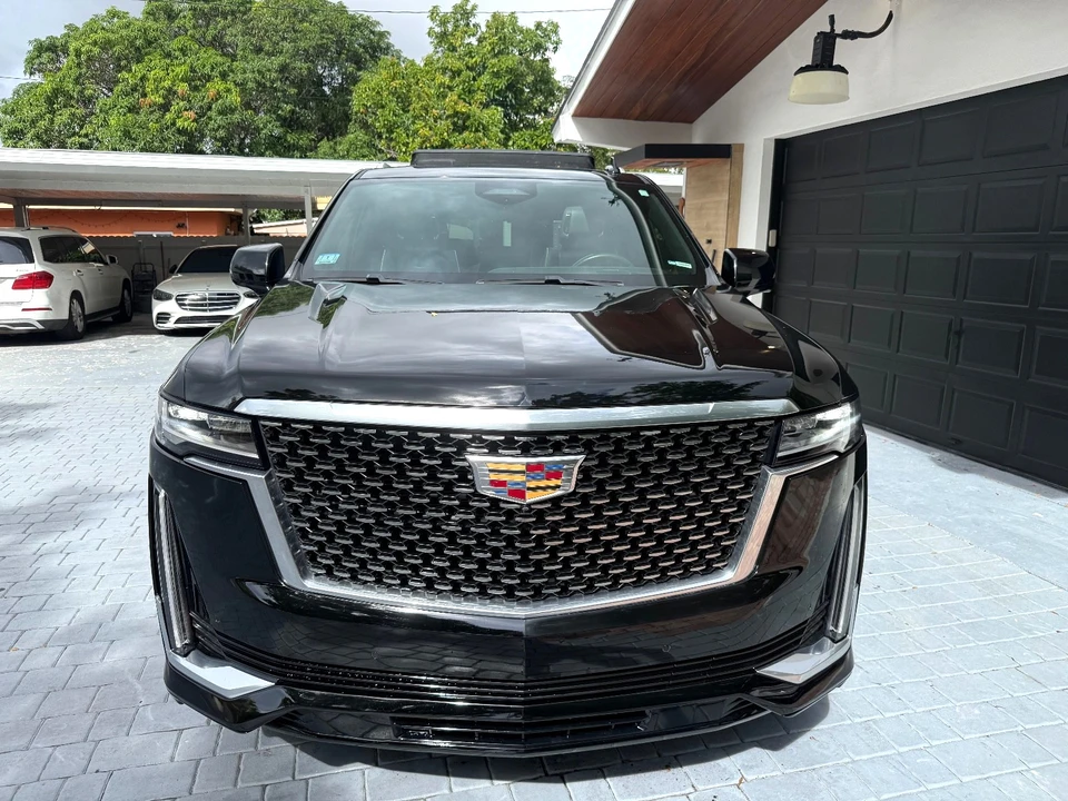 2022 Cadillac Escalade 5th Gen - Image 14 of 21