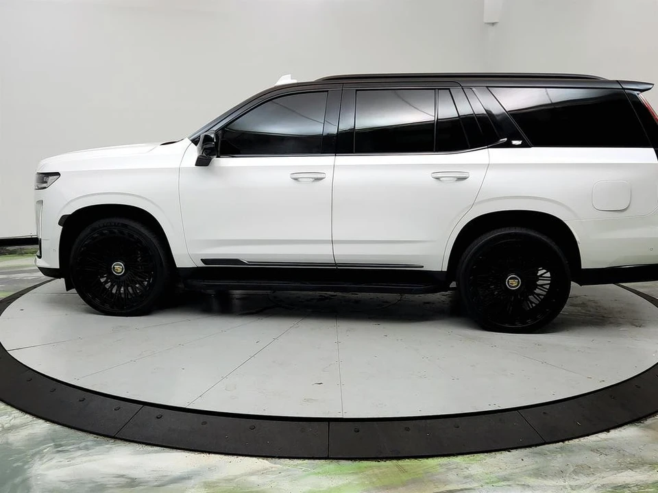 2022 Cadillac Escalade 5th Gen - Image 8 of 12