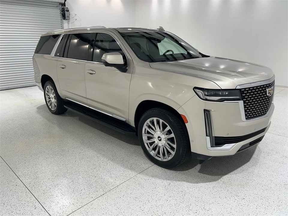 2022 Cadillac Escalade 5th Gen - Image 2 of 12