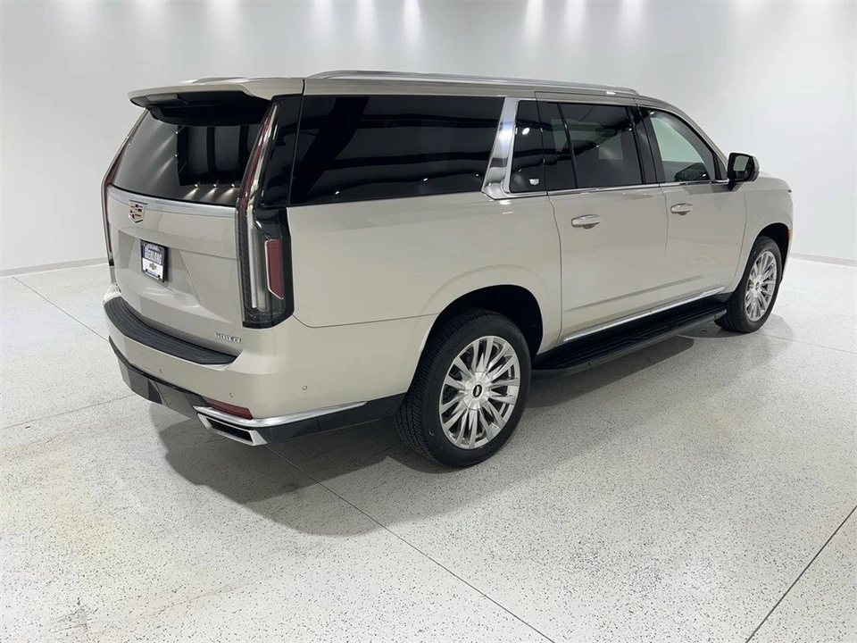 2022 Cadillac Escalade 5th Gen - Image 8 of 12