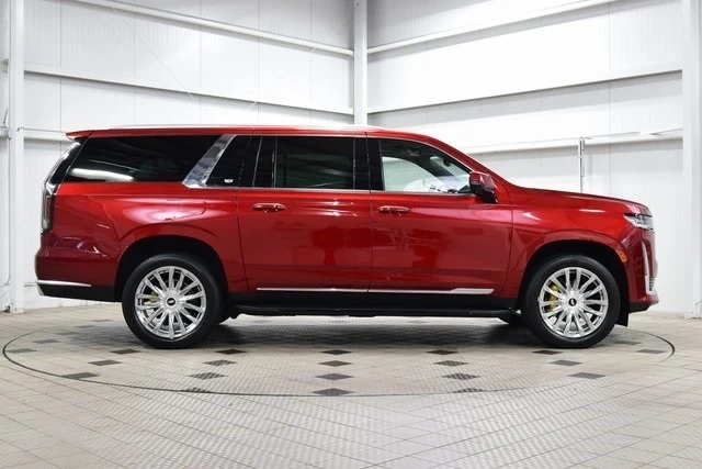 2022 Cadillac Escalade 5th Gen - Image 9 of 12