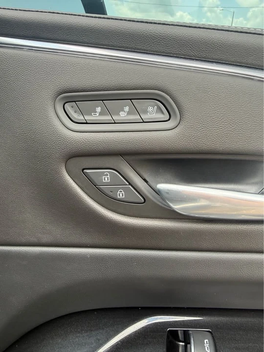 2022 Cadillac Escalade 5th Gen - Image 9 of 13