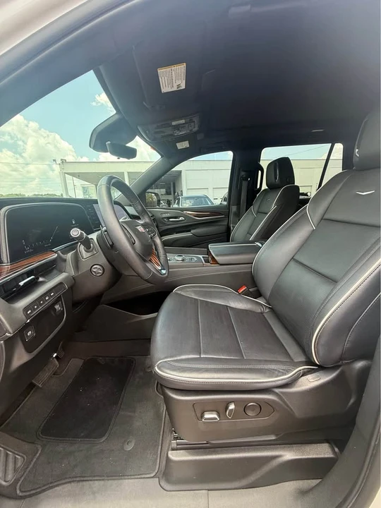 2022 Cadillac Escalade 5th Gen - Image 10 of 13