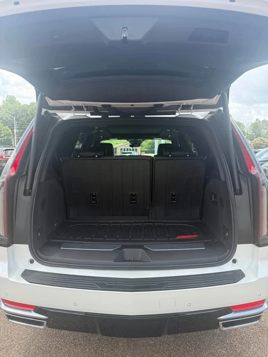 2022 Cadillac Escalade 5th Gen - Image 4 of 13