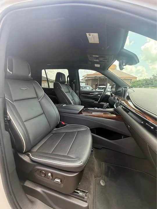 2022 Cadillac Escalade 5th Gen - Image 8 of 13