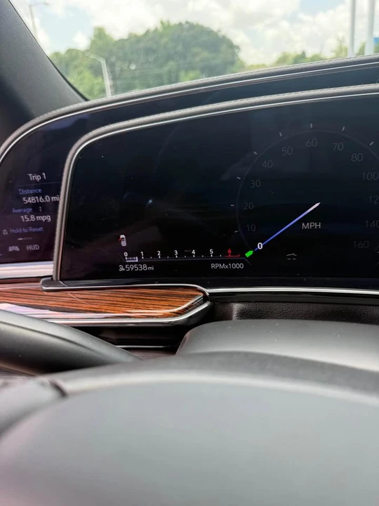 2022 Cadillac Escalade 5th Gen - Image 12 of 13