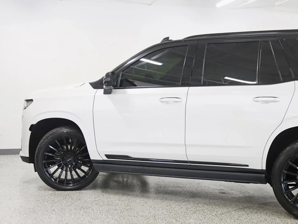 2022 Cadillac Escalade 5th Gen - Image 11 of 21