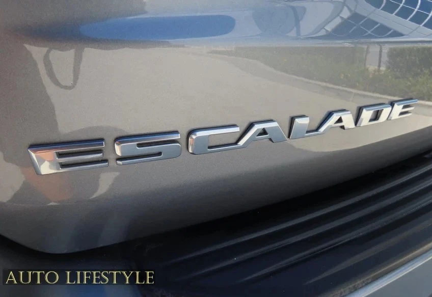 2022 Cadillac Escalade 5th Gen - Image 18 of 21