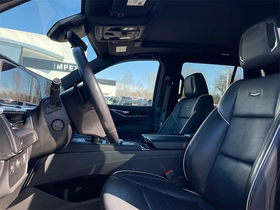 2022 Cadillac Escalade 5th Gen - Image 9 of 12