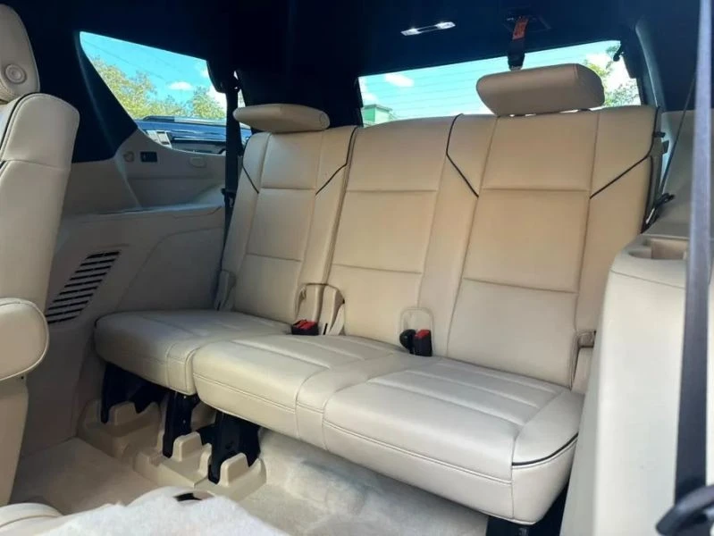 2022 Cadillac Escalade 5th Gen - Image 11 of 12