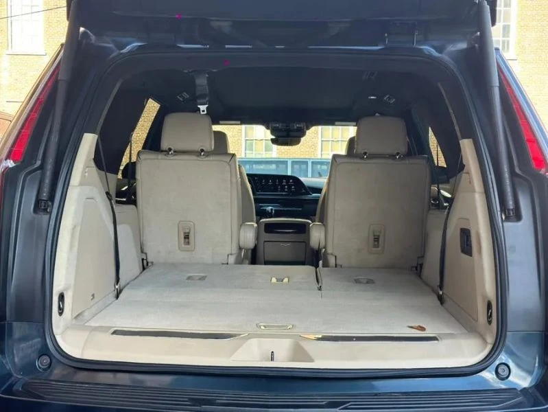 2022 Cadillac Escalade 5th Gen - Image 8 of 12