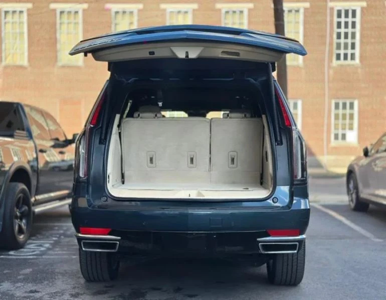 2022 Cadillac Escalade 5th Gen - Image 7 of 12