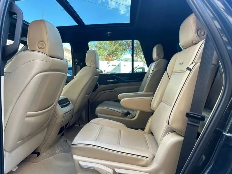 2022 Cadillac Escalade 5th Gen - Image 10 of 12