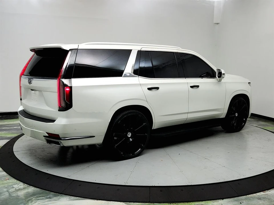 2022 Cadillac Escalade 5th Gen - Image 5 of 12