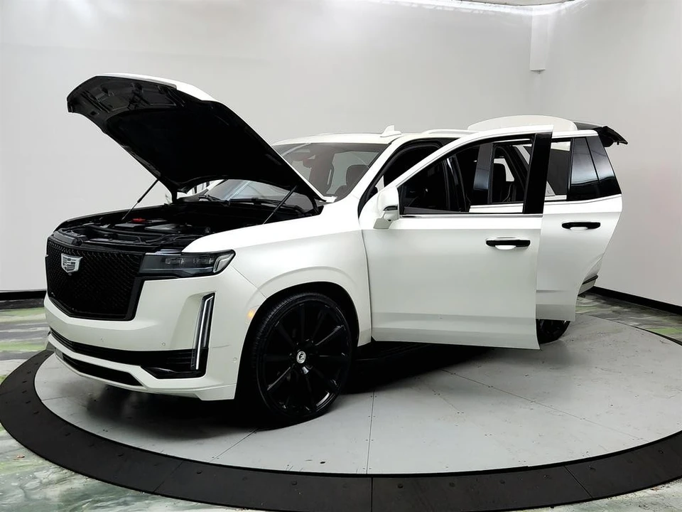 2022 Cadillac Escalade 5th Gen - Image 9 of 12