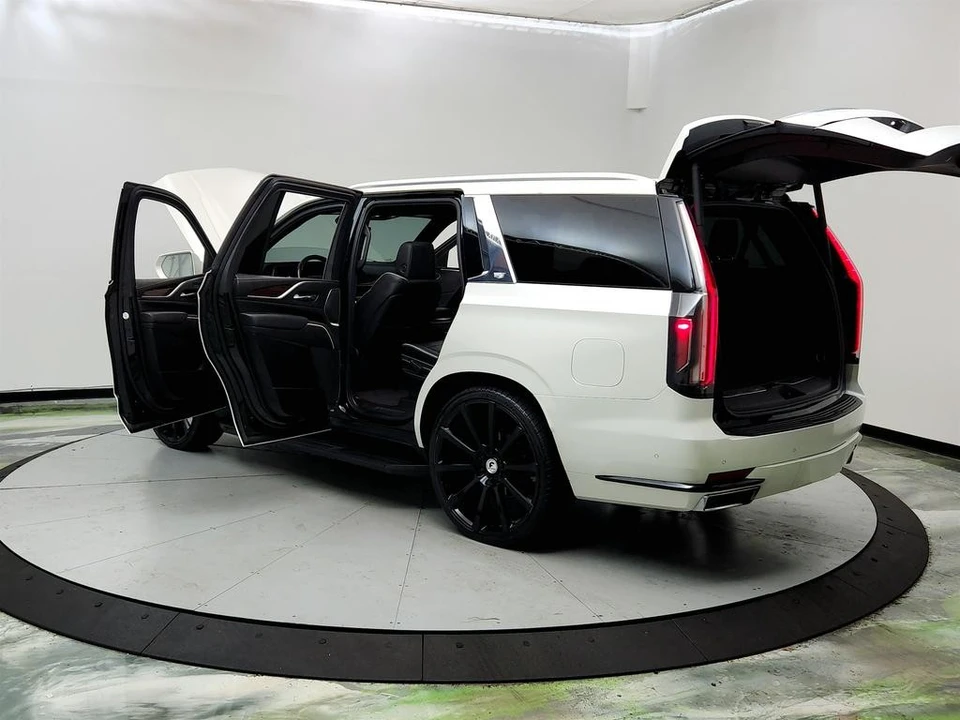 2022 Cadillac Escalade 5th Gen - Image 12 of 12