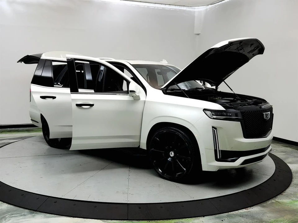 2022 Cadillac Escalade 5th Gen - Image 10 of 12