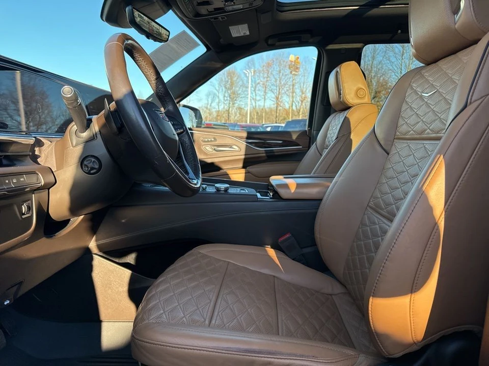 2022 Cadillac Escalade 5th Gen - Image 9 of 12