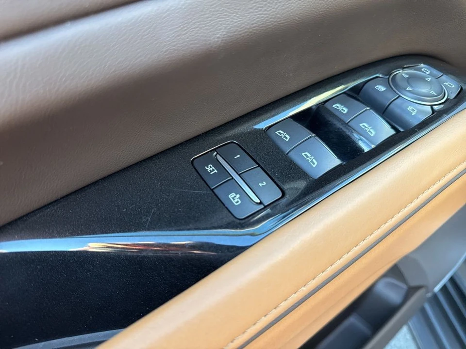 2022 Cadillac Escalade 5th Gen - Image 11 of 12