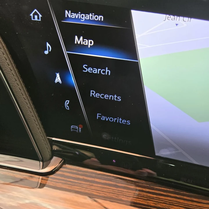 2022 Cadillac Escalade 5th Gen - Image 18 of 31
