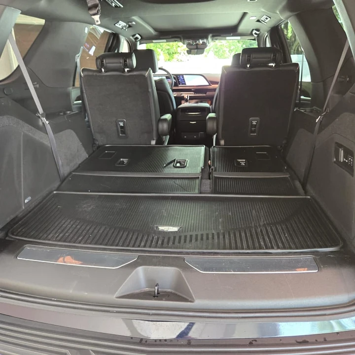 2022 Cadillac Escalade 5th Gen - Image 23 of 31