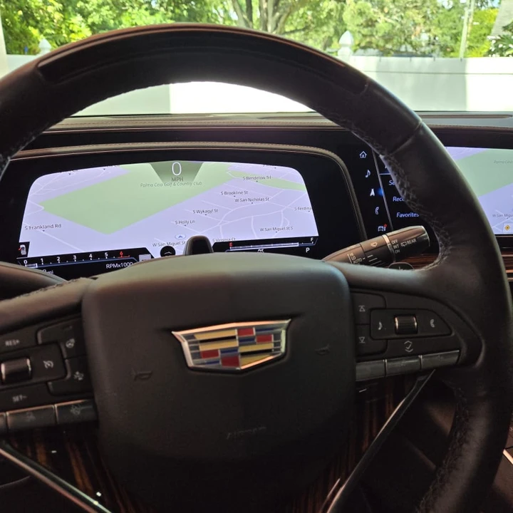 2022 Cadillac Escalade 5th Gen - Image 14 of 31