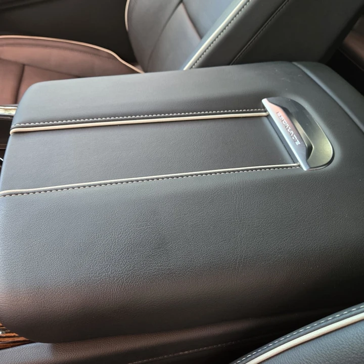2022 Cadillac Escalade 5th Gen - Image 19 of 31