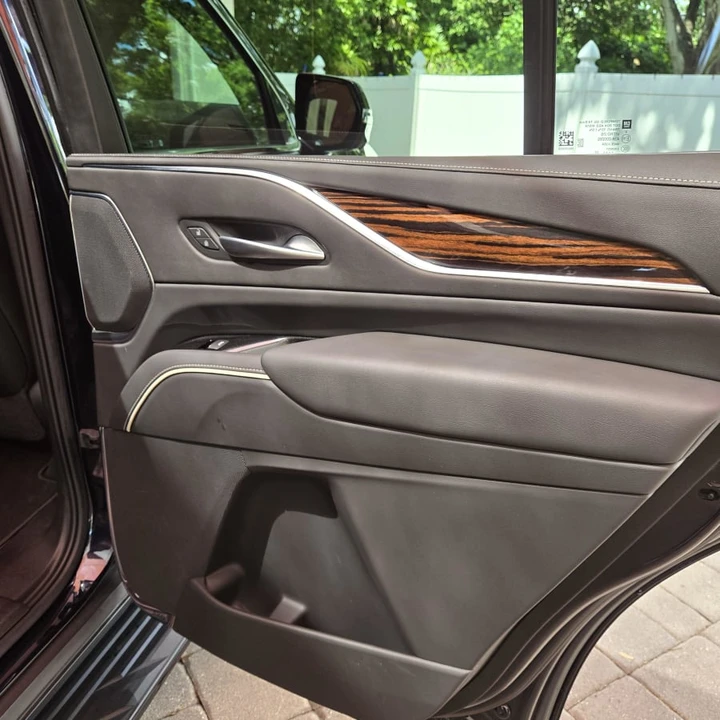 2022 Cadillac Escalade 5th Gen - Image 27 of 31