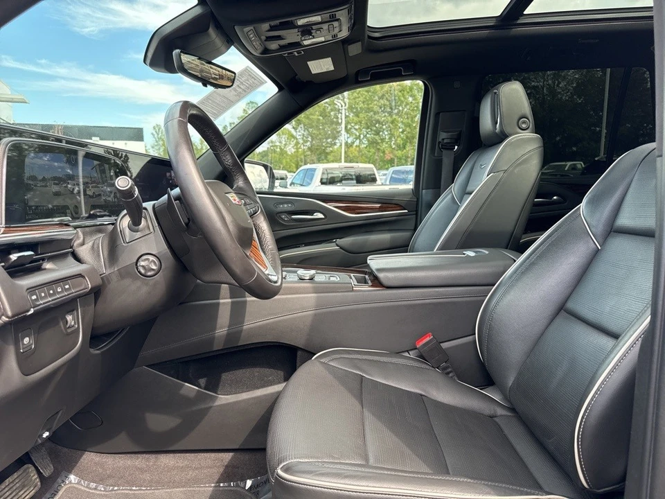 2022 Cadillac Escalade 5th Gen - Image 9 of 12