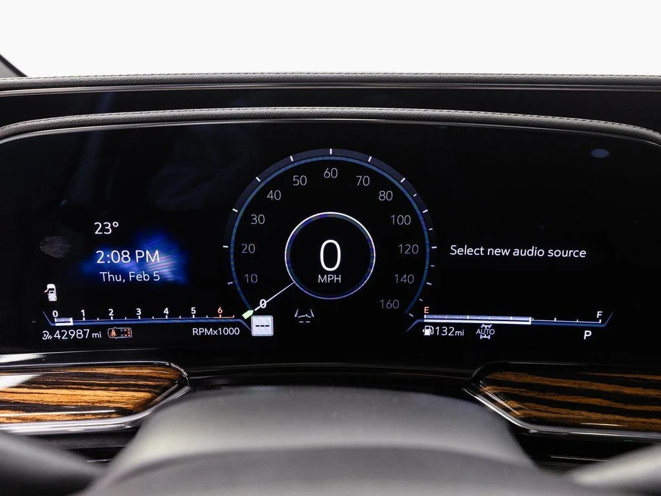 2022 Cadillac Escalade 5th Gen - Image 13 of 21