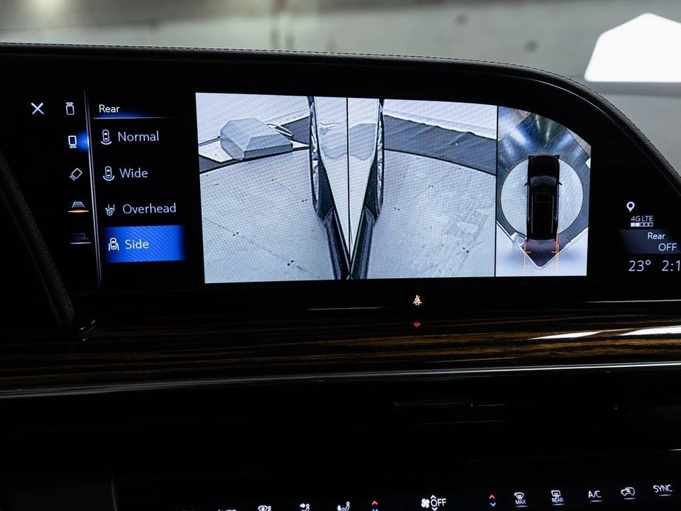 2022 Cadillac Escalade 5th Gen - Image 20 of 21