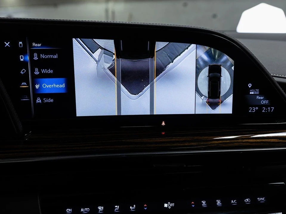2022 Cadillac Escalade 5th Gen - Image 19 of 21