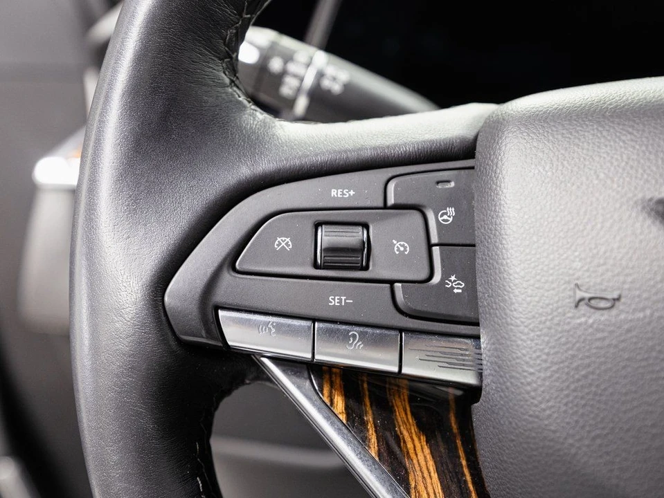 2022 Cadillac Escalade 5th Gen - Image 10 of 12
