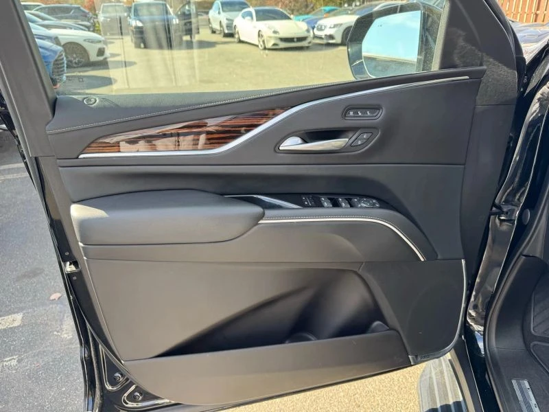 2022 Cadillac Escalade 5th Gen - Image 8 of 12