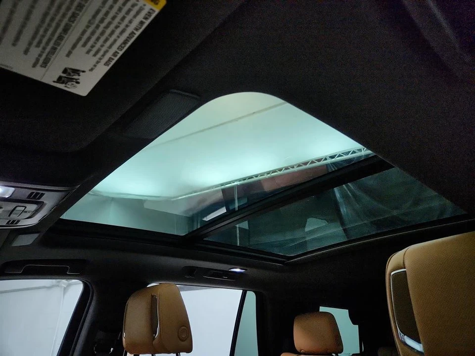 2022 Cadillac Escalade 5th Gen - Image 15 of 21