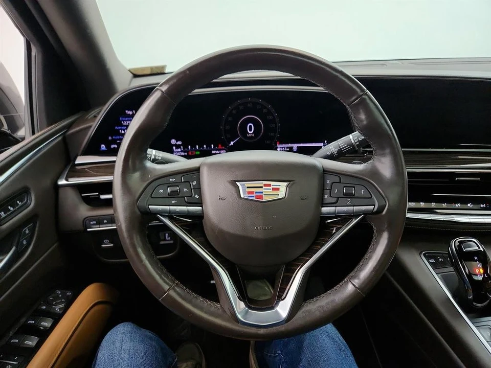 2022 Cadillac Escalade 5th Gen - Image 18 of 21