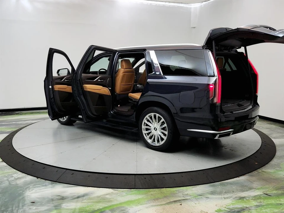 2022 Cadillac Escalade 5th Gen - Image 12 of 21
