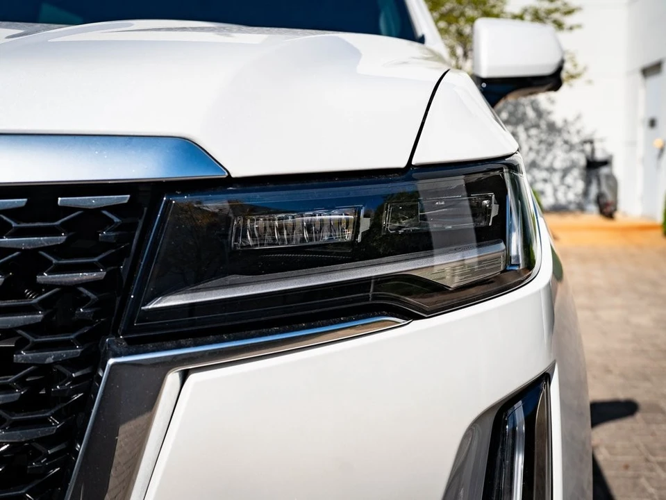 2022 Cadillac Escalade 5th Gen - Image 15 of 21
