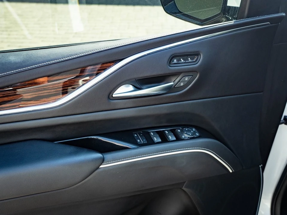 2022 Cadillac Escalade 5th Gen - Image 20 of 21