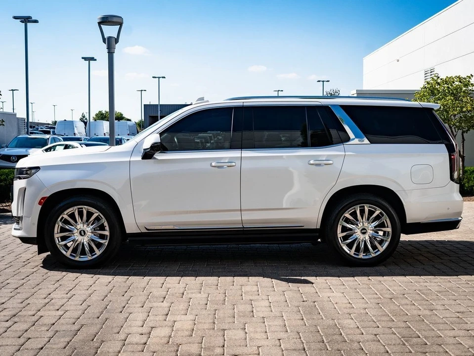 2022 Cadillac Escalade 5th Gen - Image 12 of 21
