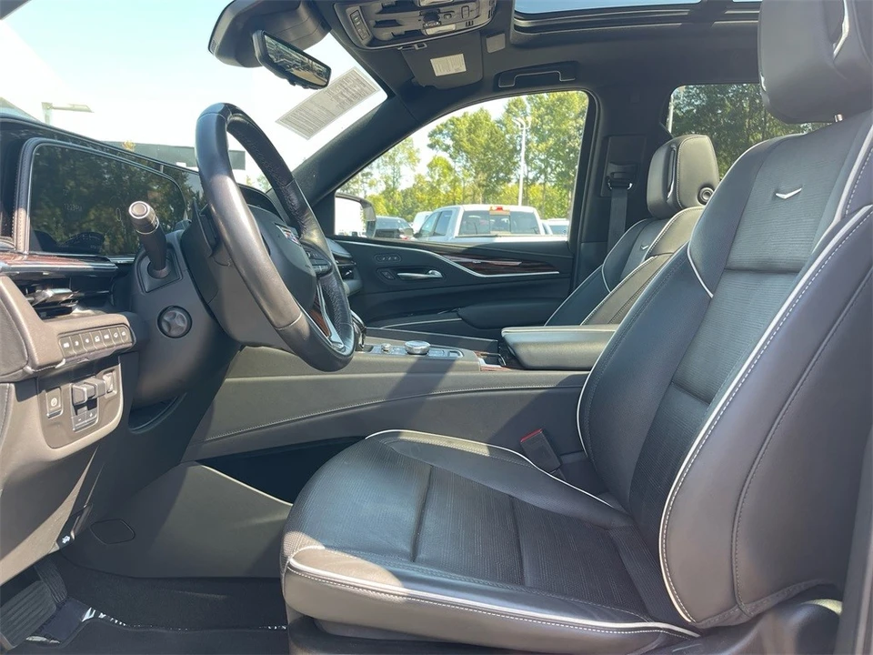 2022 Cadillac Escalade 5th Gen - Image 9 of 12